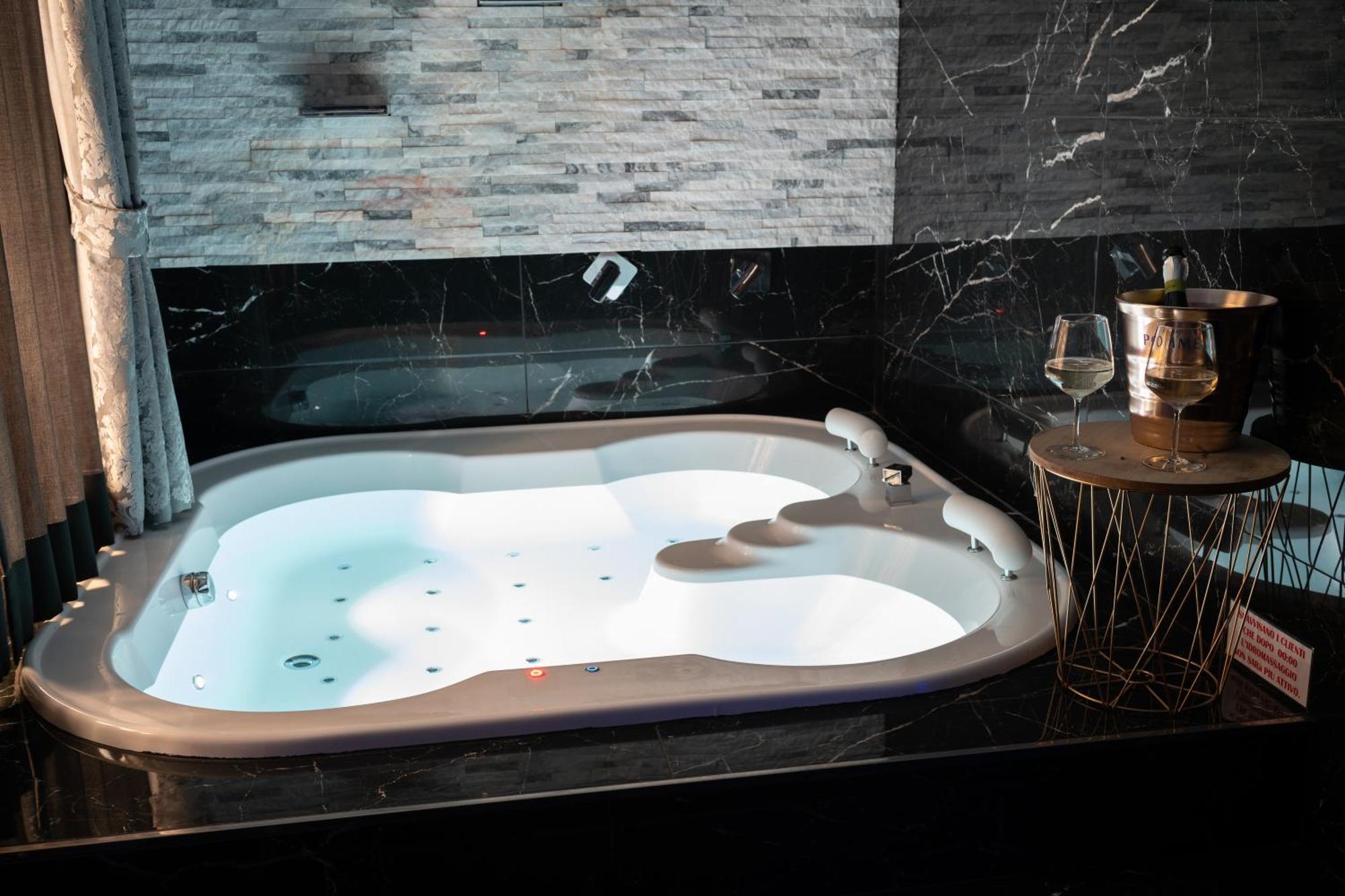 Suite Luxury Bdsm 로마 외부 사진